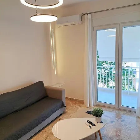 Luxury Apartment *