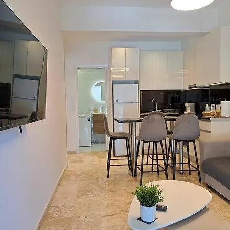 Luxury Apartment *
